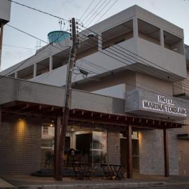 Hotel Marina Torrano，位于特林达迪的酒店