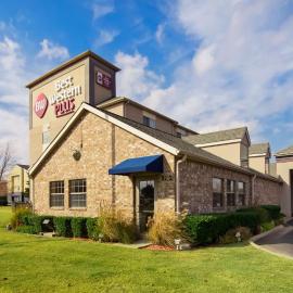 Best Western PLUS Tulsa Inn & Suites，位于塔尔萨的酒店
