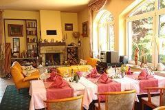 Hotel Vinum，位于Niederwurschnitz的酒店