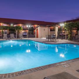 Laurel Inn & Conference Center,位于萨利纳斯的酒店