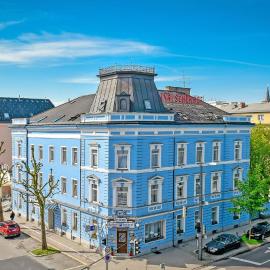 Hotel Bayrischer Hof，位于韦尔斯的酒店