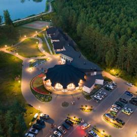 Rezydencja Sosnowa Luxury Hotel,位于卢布林地区亚努夫的酒店