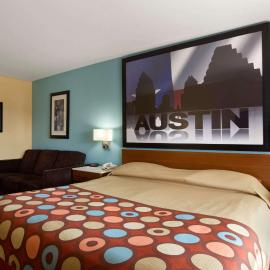 Super 8 by Wyndham Austin Downtown/Capitol Area，位于奥斯汀的酒店