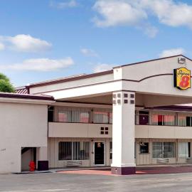 Super 8 by Wyndham Oklahoma/Frontier City，位于爱德蒙的酒店