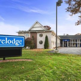 Travelodge by Wyndham Traverse City MI，位于特拉弗斯城的酒店