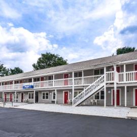 Travelodge by Wyndham Great Barrington Berkshires，位于大巴灵顿的酒店