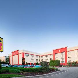 Super 8 by Wyndham Mahwah，位于莫沃的酒店