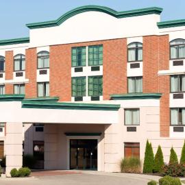 Wingate by Wyndham Dayton - Fairborn，位于费尔伯恩的酒店