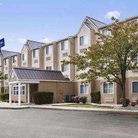 Microtel Inn By Wyndham Louisville East，位于路易斯威尔的酒店