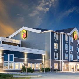 Super 8 by Wyndham Kapuskasing，位于卡普斯卡辛的酒店