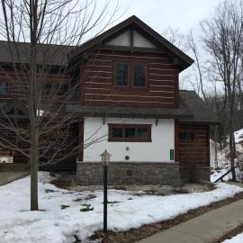 Boyne Mountain Creekside Condo，位于博因福尔斯的酒店