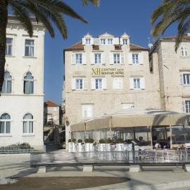 XII Century Heritage Hotel，位于特罗吉尔的酒店
