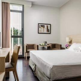 Hotel Exe Barcelona Gate，位于圣胡安德斯皮的酒店