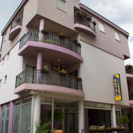 Hotel & Rooms Lombrelle