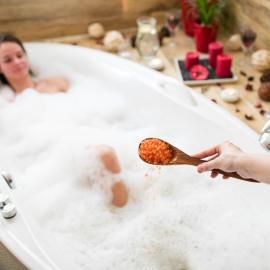 Wine Wellness Hotel Amande Hustopeče，位于胡斯托佩切的酒店
