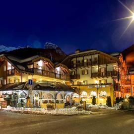Leading Relax Hotel Maria，位于莫埃纳的酒店