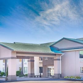 Baymont by Wyndham Bartonsville Poconos，位于巴顿斯维尔的酒店