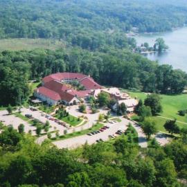 Potawatomi Inn & Cabins，位于安哥拉的酒店