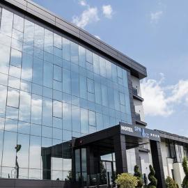 Hotel Spa Ice Resort，位于蒂米什瓦拉的酒店
