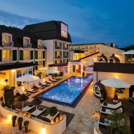 LIFESTYLE Resort Zum Kurfürsten，位于贝尔恩卡斯特尔-库斯的酒店