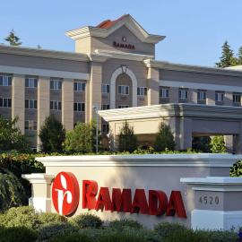 Ramada by Wyndham Olympia，位于奥林匹亚的酒店