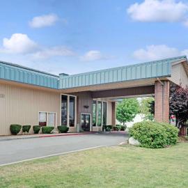 Ramada by Wyndham Spokane Valley，位于斯波坎谷的酒店
