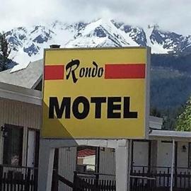 Rondo Motel，位于戈尔登的酒店