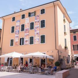 Hotel Alla Torre，位于加尔达的酒店