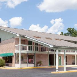 Days Inn by Wyndham Columbia NE Fort Jackson