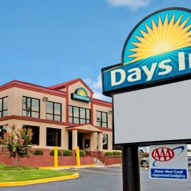 Days Inn by Wyndham Lawrenceville，位于罗维莎的酒店