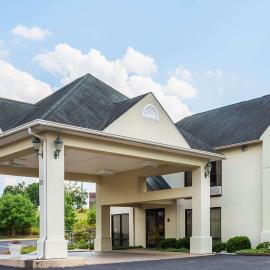 Days Inn by Wyndham Sanford，位于桑福德的酒店