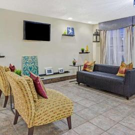 Days Inn by Wyndham Great Lakes Naval Base，位于北芝加哥的酒店