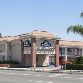 Days Inn by Wyndham Downey，位于唐尼的酒店