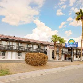 Days Inn & Suites by Wyndham Needles，位于针城的酒店