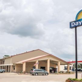 Days Inn by Wyndham Bastrop，位于巴斯特罗普的酒店