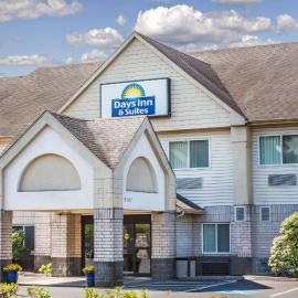 Days Inn & Suites by Wyndham Vancouver，位于温哥华的酒店