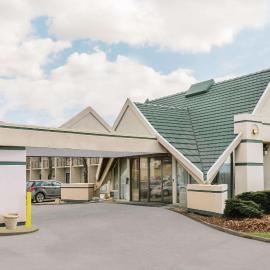 Days Inn by Wyndham Rutland/Killington Area，位于拉特兰的酒店