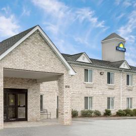 Days Inn by Wyndham Greensboro NC，位于格林斯伯勒的酒店