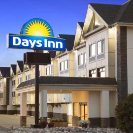 Days Inn by Wyndham Calgary Northwest，位于卡尔加里的酒店
