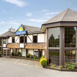 Days Inn by Wyndham Victoria Uptown，位于维多利亚的酒店