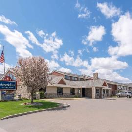 AmericInn by Wyndham Fargo West Acres，位于法戈的酒店