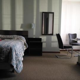Hostal Costa De Marfil Suites & Apartamentos，位于科恰班巴的酒店