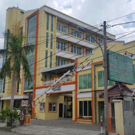 Top Star Hotel，位于Cepu的酒店