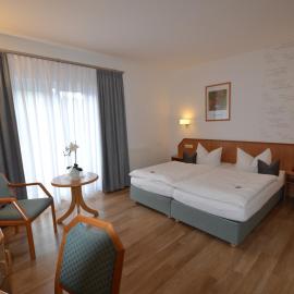 Hotel & Restaurant Zur Linde,位于弗赖塔尔的酒店