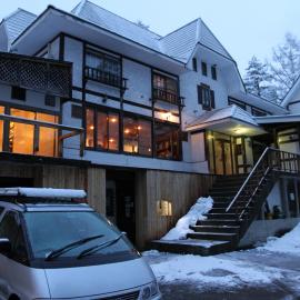 Powder Temple，位于白马村的酒店