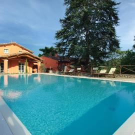 Agriturismo Villa Le Vigne，位于蒙特瓦尔基的酒店