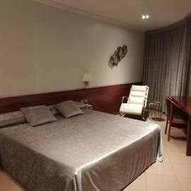 Hotel Els Noguers，位于曼雷沙的酒店