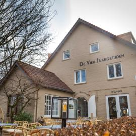 Hotel - Restaurant De 4 Jaargetijden，位于埃彭的酒店