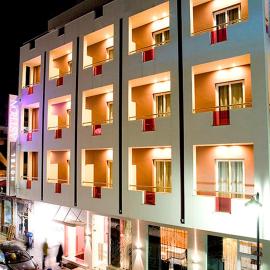 Hotel Astron，位于卡尔季察的酒店