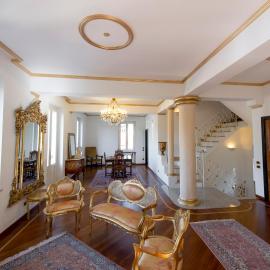 Villa Puccini Bed & Breakfast，位于莱科的酒店